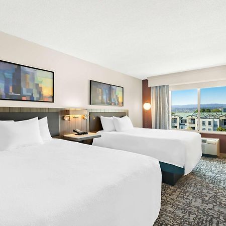 Hilton Garden Inn San Mateo Exterior photo