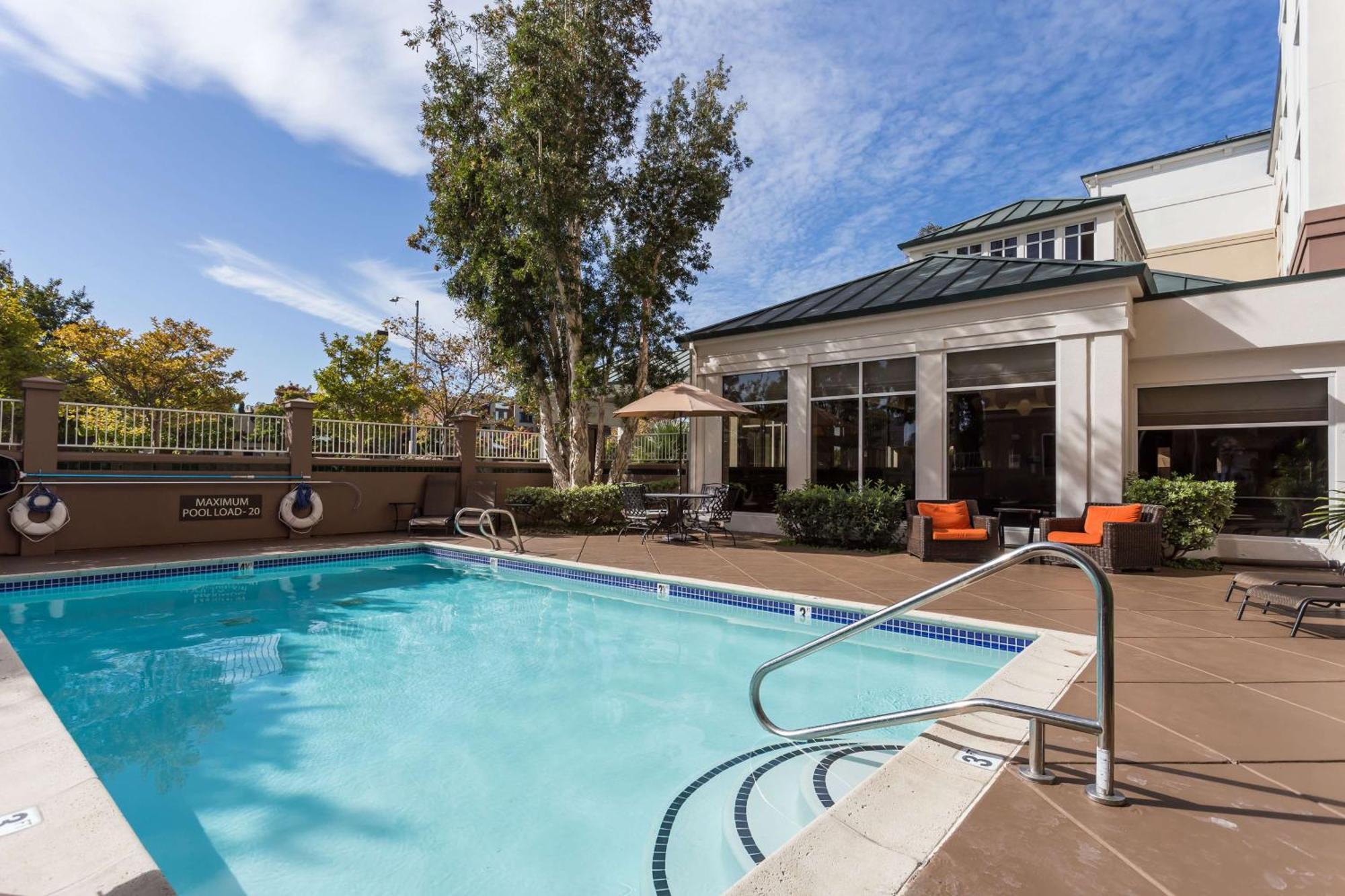 Hilton Garden Inn San Mateo Exterior photo
