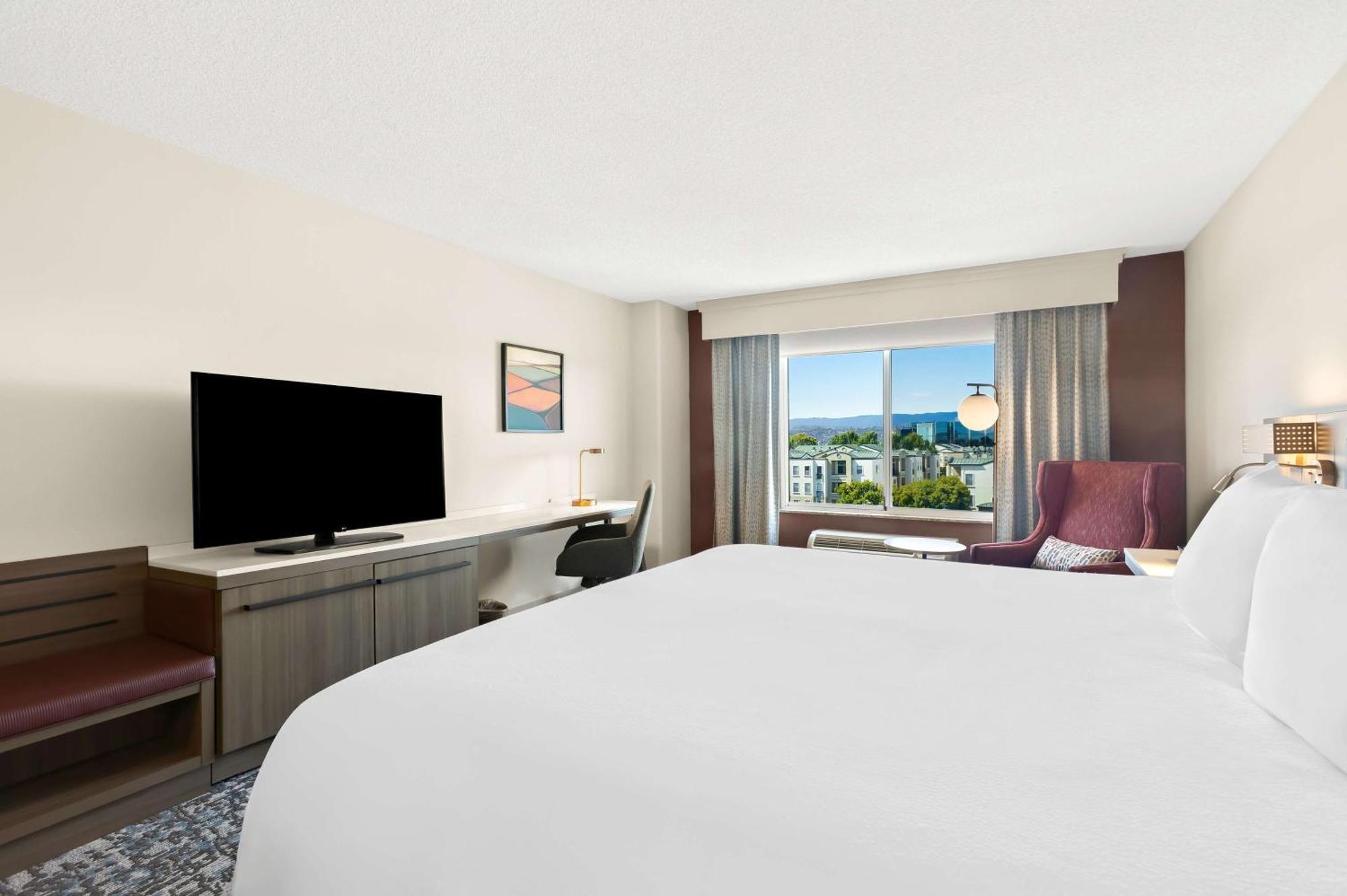 Hilton Garden Inn San Mateo Exterior photo