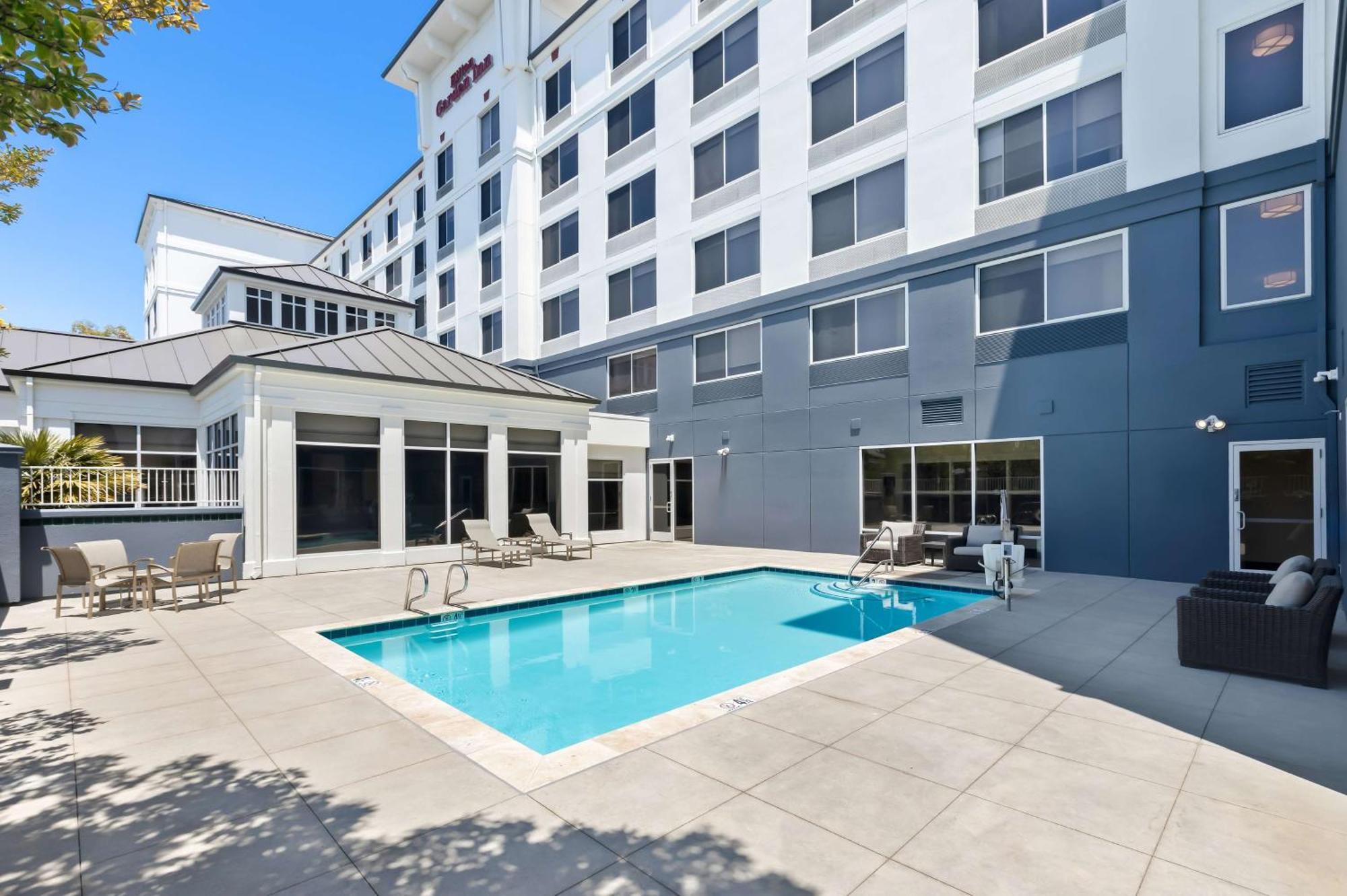 Hilton Garden Inn San Mateo Exterior photo