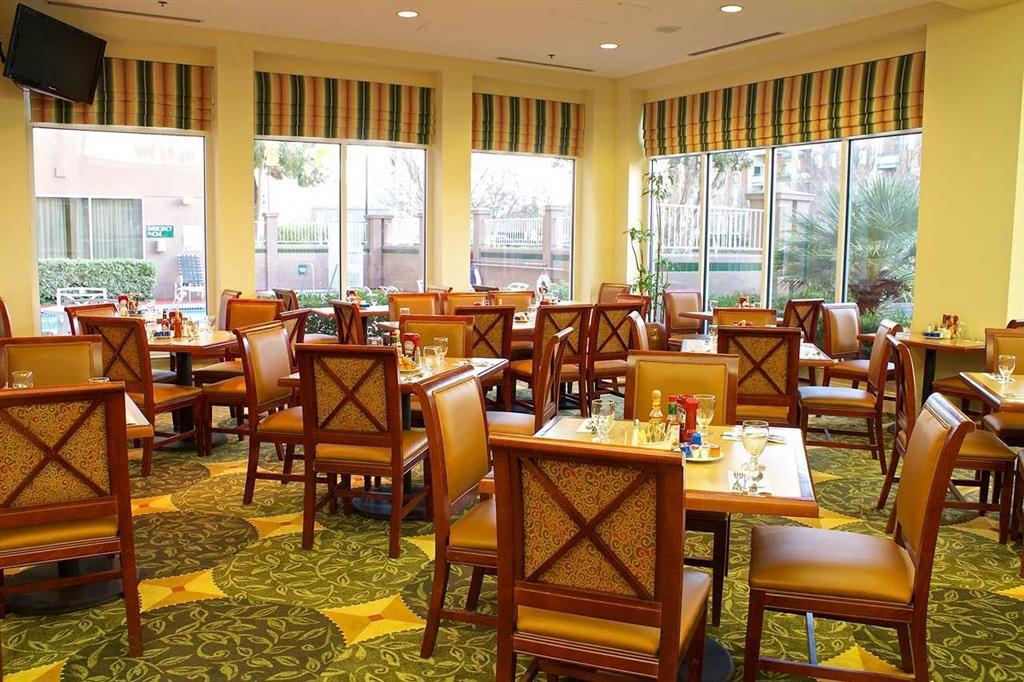 Hilton Garden Inn San Mateo Restaurant photo